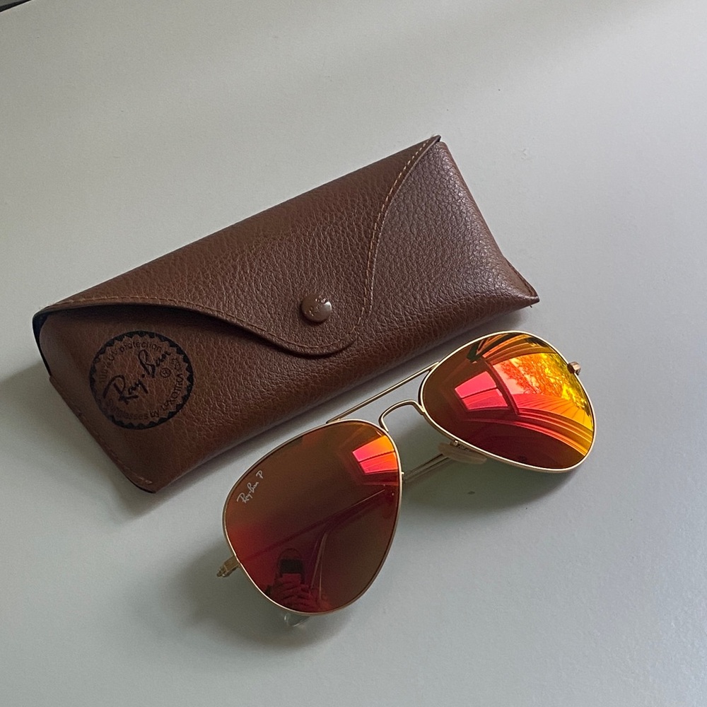 Ray-Ban Women’s Aviators Gold Frame with Orange/Red Flash Lenses